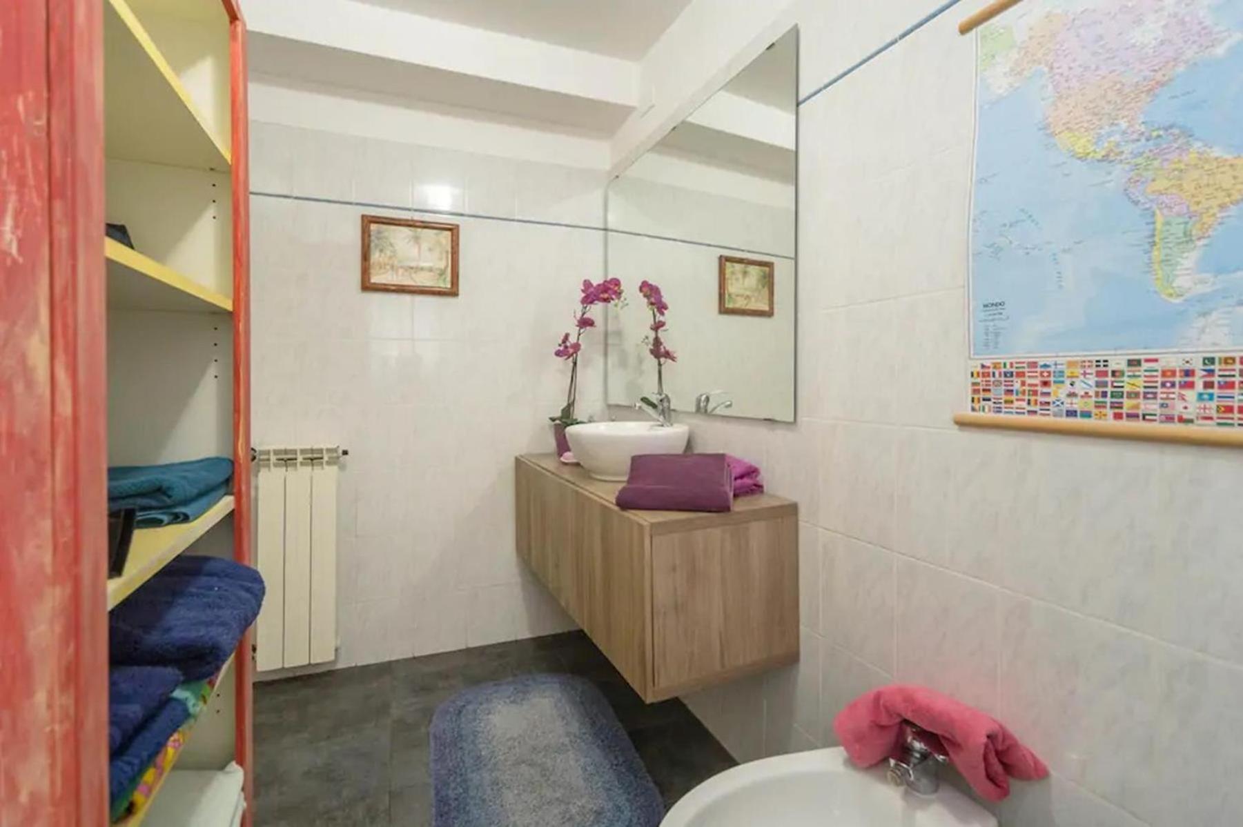 Pippi'S Aquarium Home With A/C جنوة الغرفة الصورة